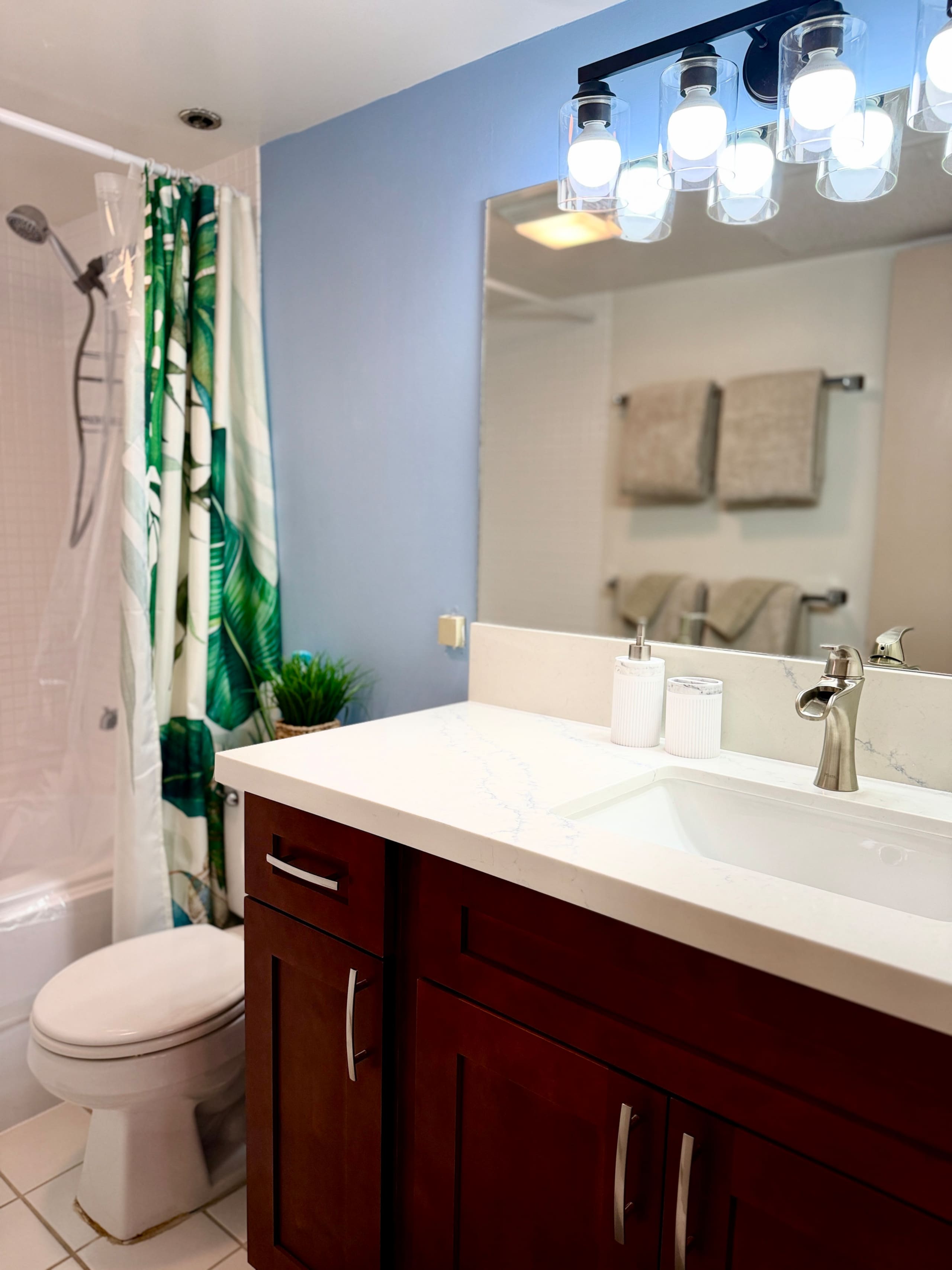 Honolulu Ocean View Condo w/ Free Parking - Image 38