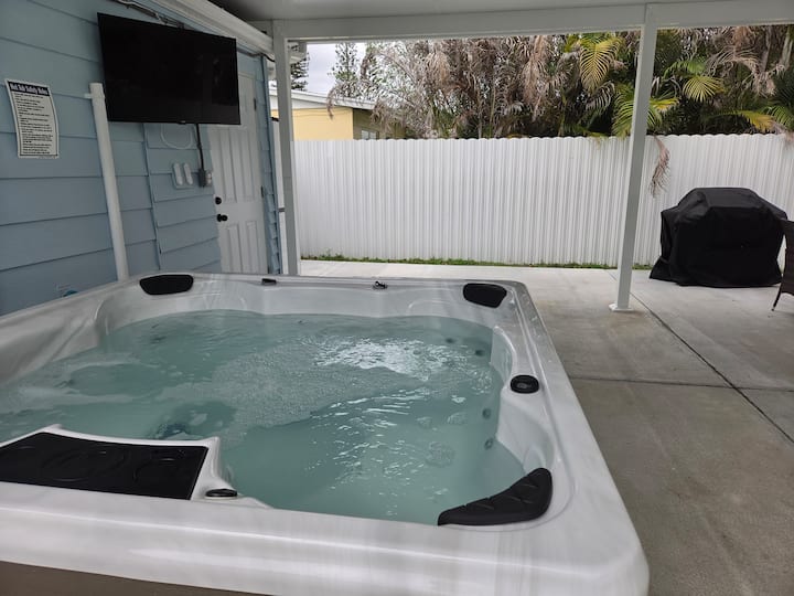 Beach House W/ Hot Tub & Bbq | Beach Close - Vero Beach, FL