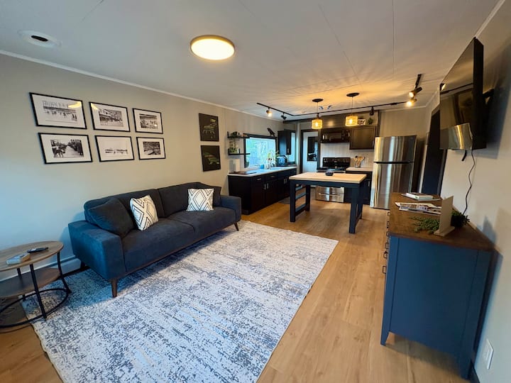 Breakaway Bungalow - Fairbanks, AK