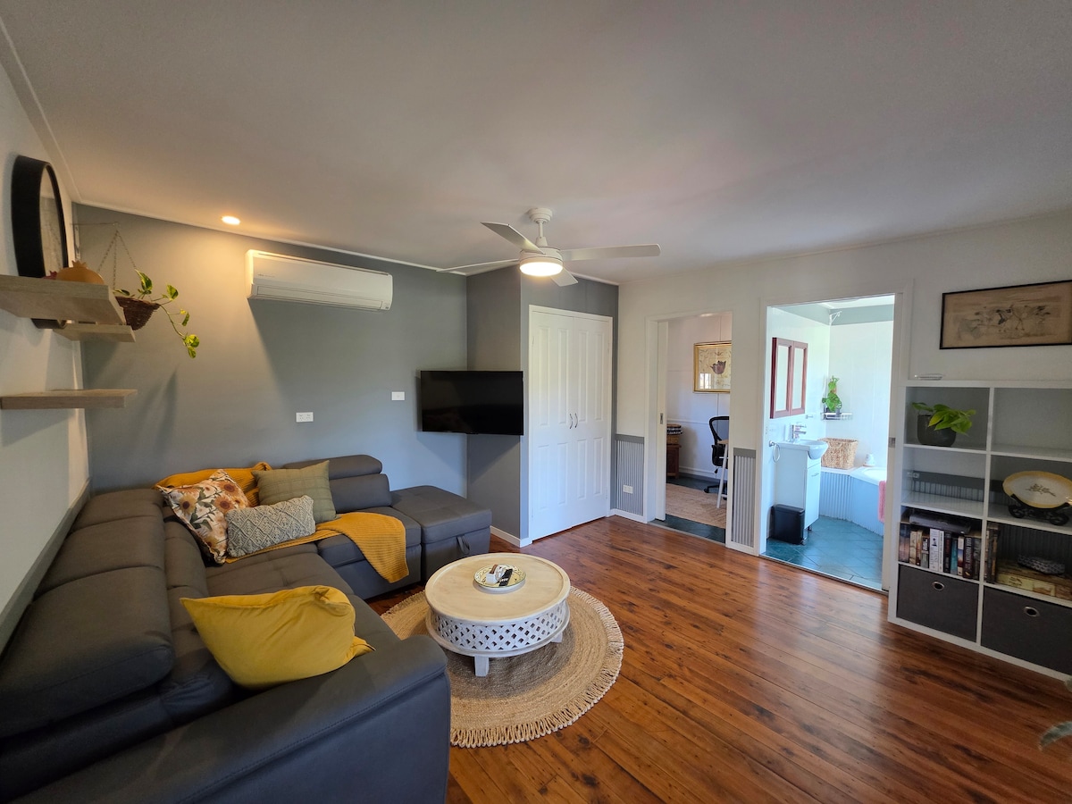Popular Airbnb listing: Eagle View Cottage in Anna Bay