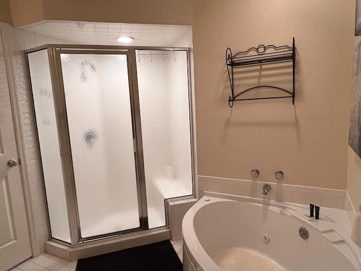 Mantis Suite At Grey Hawk • Luxe Kitchen | Pets Ok - Lake Lure, NC