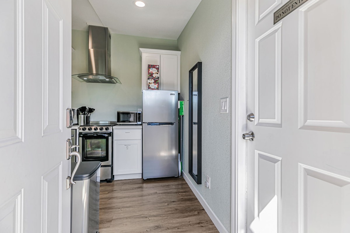 Top Airbnb: Levi’s stadium - 1 Bed Guest Suite w private yard in Sunnyvale