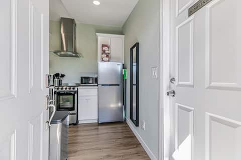 Top Airbnb: Levi’s stadium - 1 Bed Guest Suite w private yard in Sunnyvale