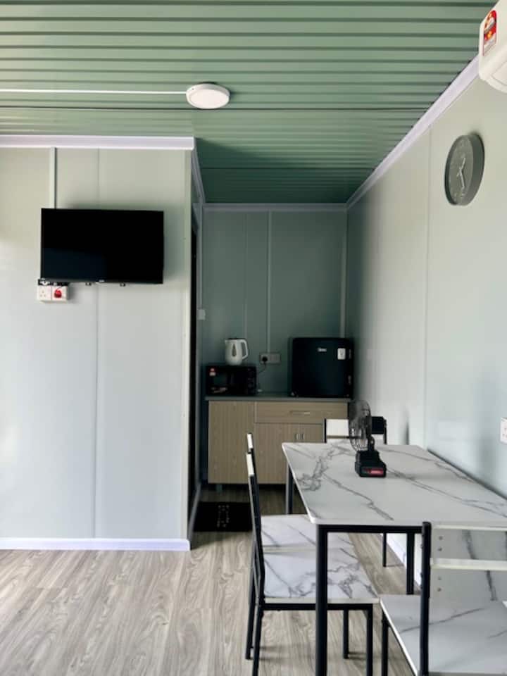 Cozy Cabin Style Ensuring A Comfortable Stay - Parit Buntar