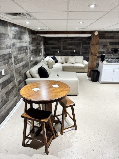 Successful Airbnb property: The Nashville Nook. Theater room, king bed, office in Southeast
