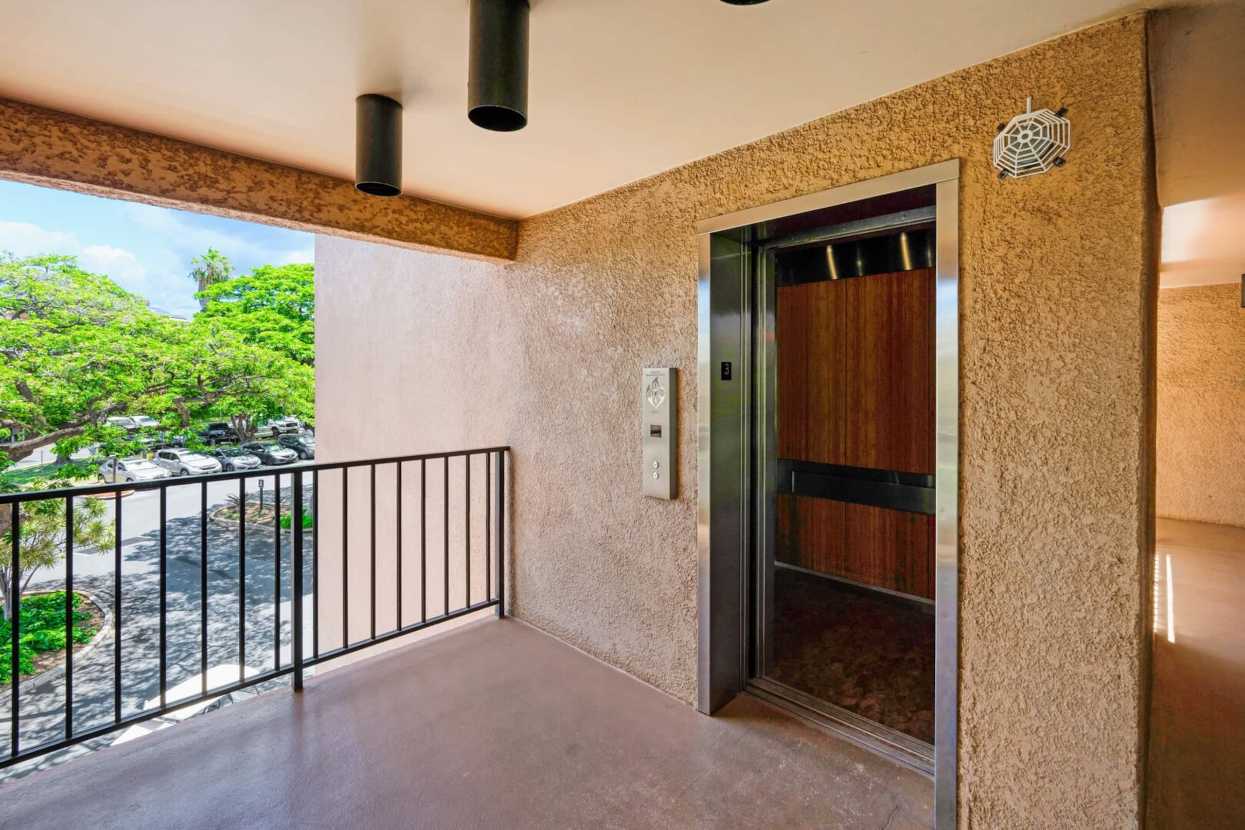 Ocean view near Beach - Kamaole Sands 1-306 - Image 37