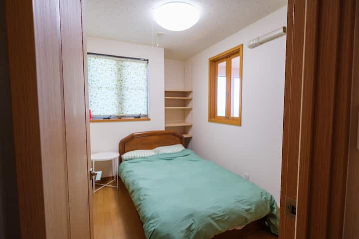 غرفة النوم 2