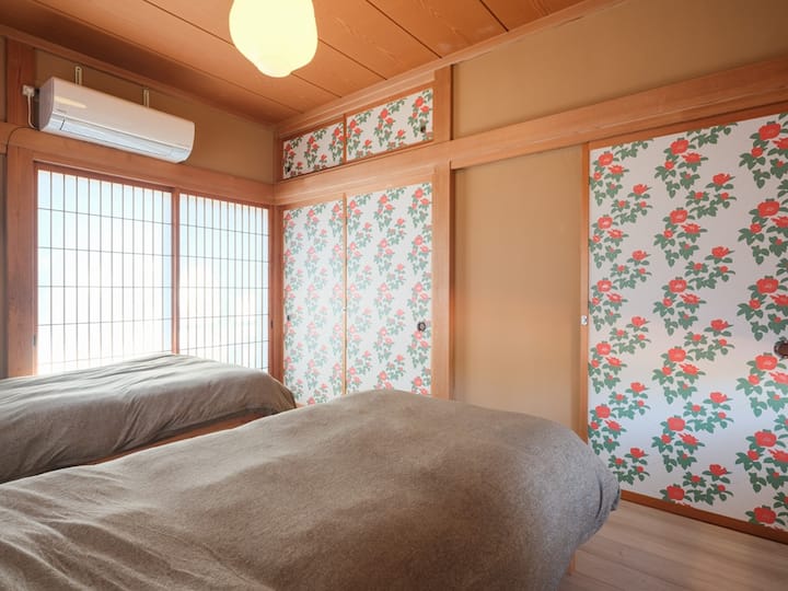 フローリング　6畳間