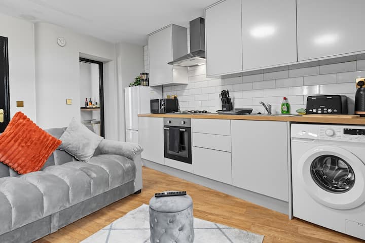 Modern High End Finish M35 Book Now - Greater Manchester