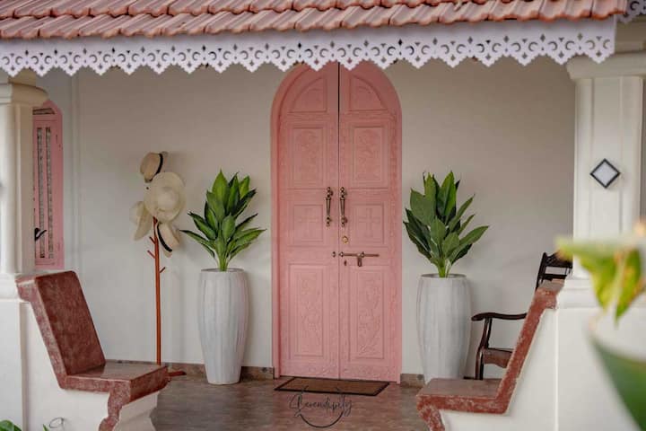 Exterior image 2