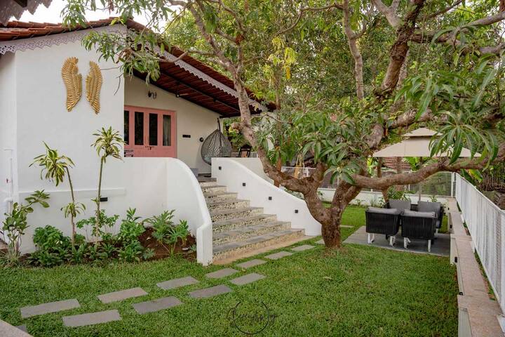 Exterior image 1