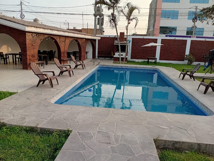 Casa Familiar Con Piscina Y Terrazas - Chincha Alta