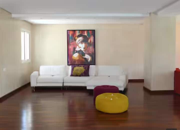 Villa 3- Luxury 5-bed Villa In Souissi Next Golf - Rabat