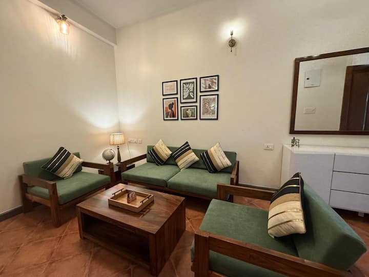 Living room image 7