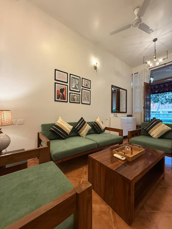 Living room image 6