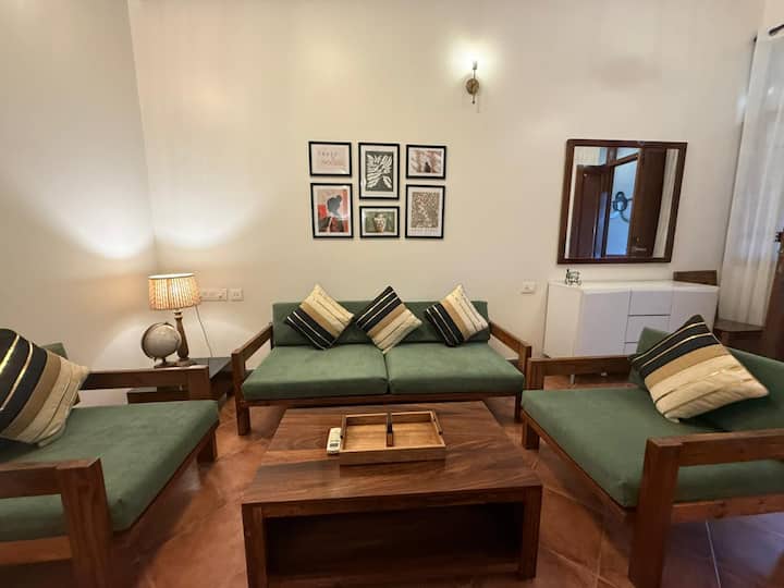 Living room image 4