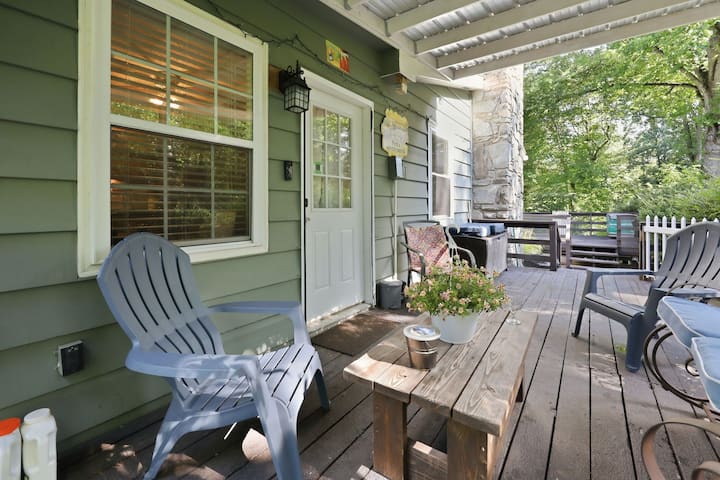 Goldilocks! Whittier Cabin W/ Private Hot Tub! - Cherokee, NC