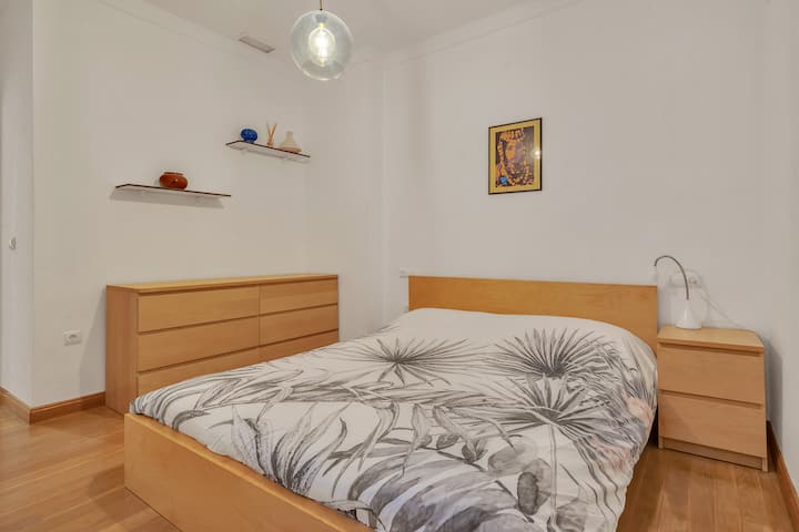 Bračni krevet (širine 160 – 200 cm)