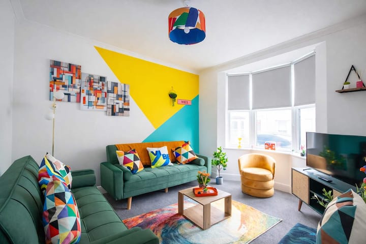 Brighton Colour Pop House-for Groups-sleeps 12 - Brighton