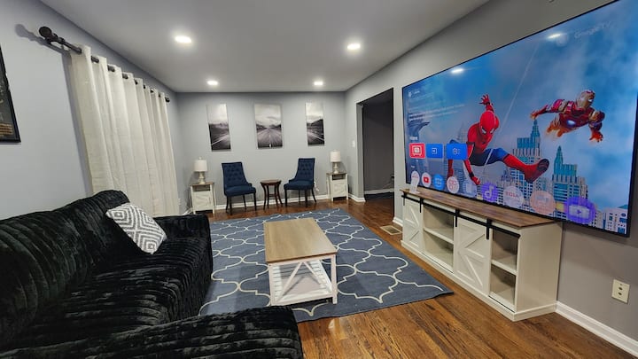 Charming 5-bed With Spacious Yard/hottub - Essex, MD