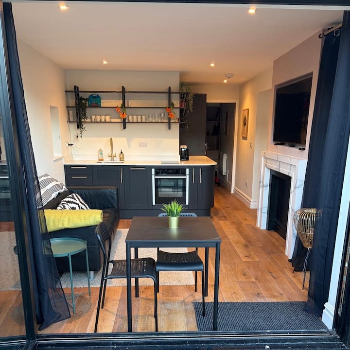 Luxury Guest House Close To M4 Corridor - Swindon