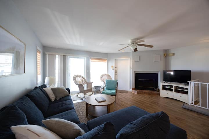 Two Bedroom Condo On Beach Block - Wildwood Crest, NJ