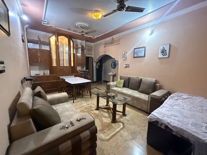Luxury 2bhk With Rooftop Garden & Home Theatre - Jhansi