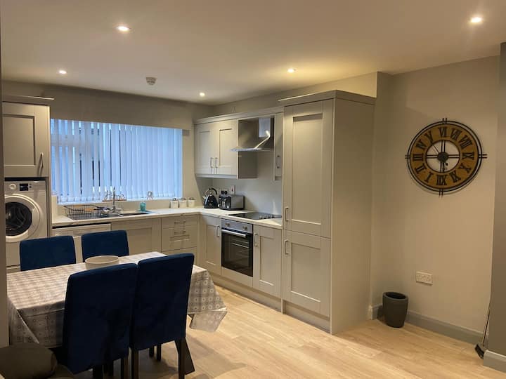 Tempo Lodge Accommodation Which Sleeps 8 Guests - Enniskillen