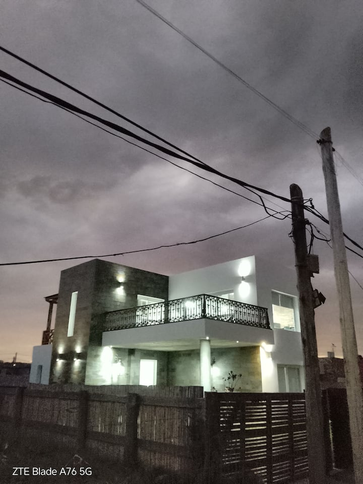 Casa Cómoda Y Amplia Para Una Excelente Estadía. - Uruguay