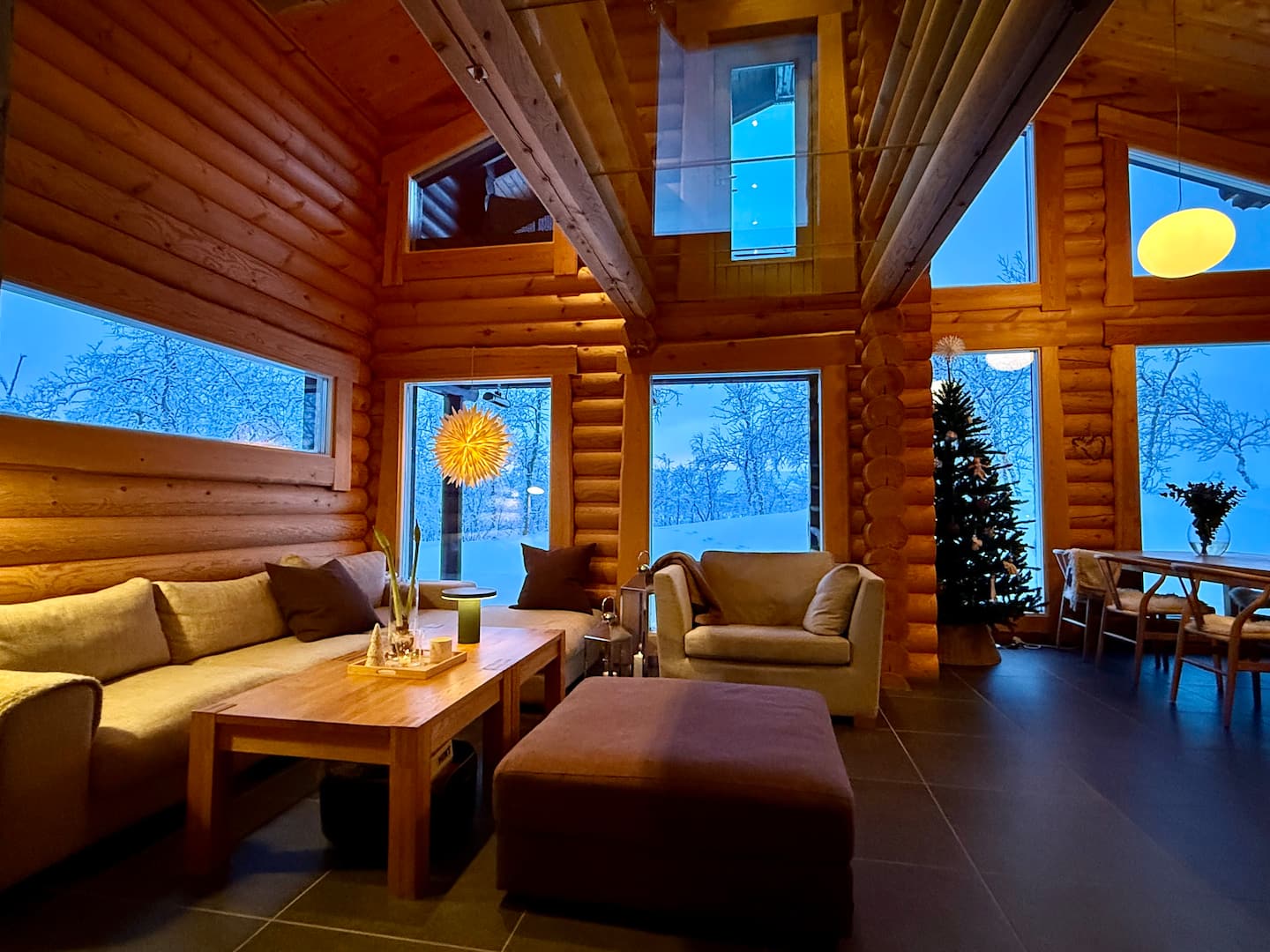 Lapland Magic: Northern Lights & Midnight Sun 3