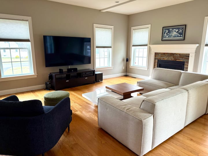 World Cup Retreat In Foxborough Near Stadium - Foxborough, MA