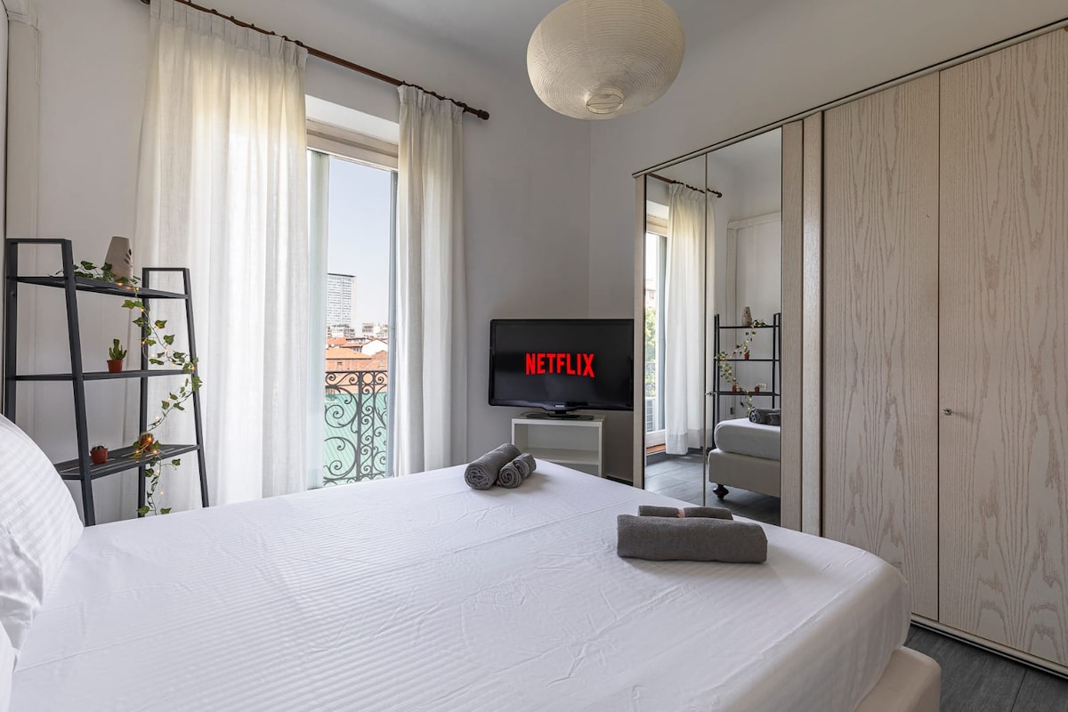 Picture Idea: Mailand Zentrum Design Suite Mit Balkon Und Wlan