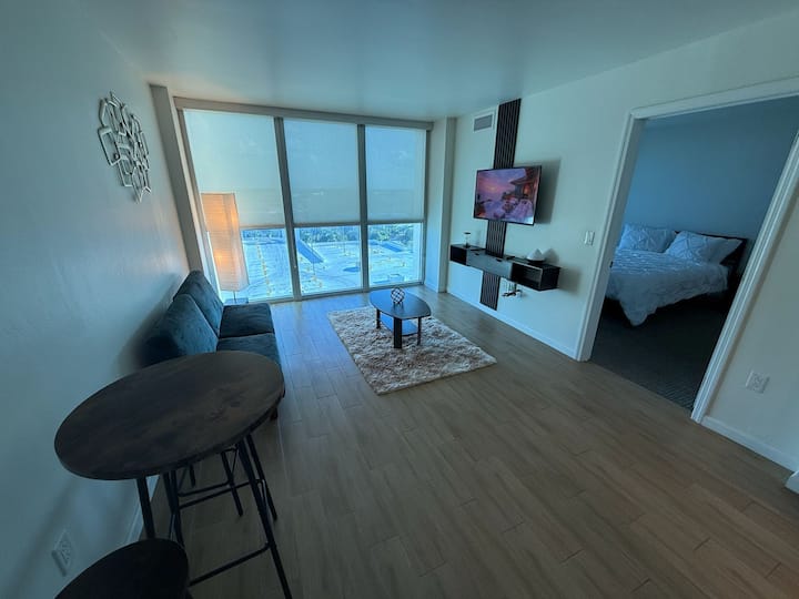 Skyline Escape • Fort Myers Apartment - Fort Myers, FL