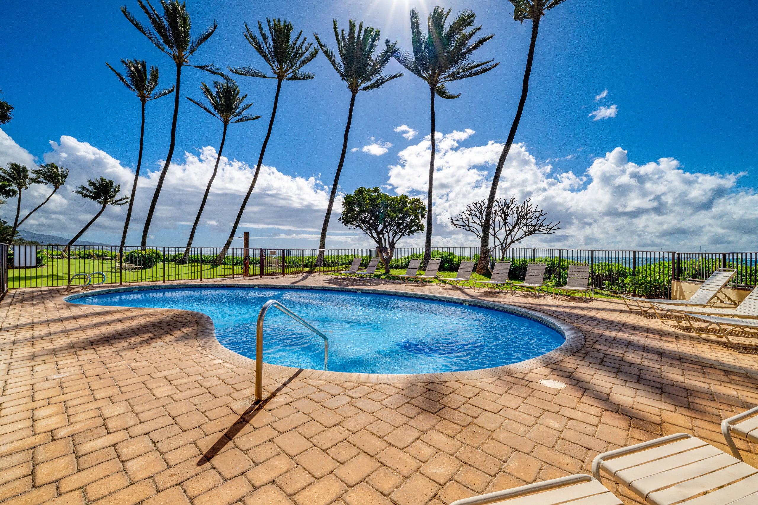 Sun & Stunning Oceanfront Sunsets–Kihei Beach #505 - Image 21