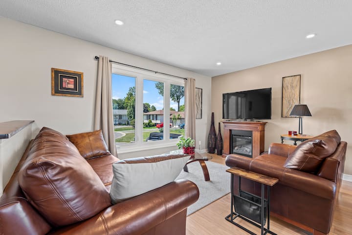 Spacious 3br Home In Kingston - Kingston