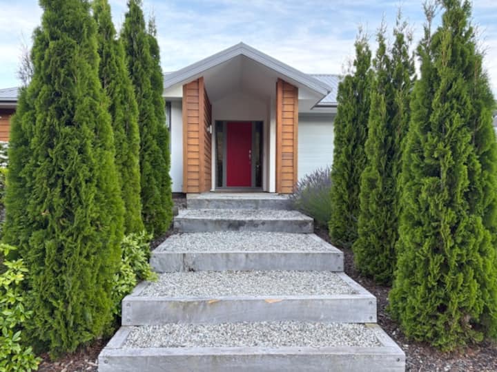 Queenstown Family Sanctuary | Sunny Ski Base - Queenstown