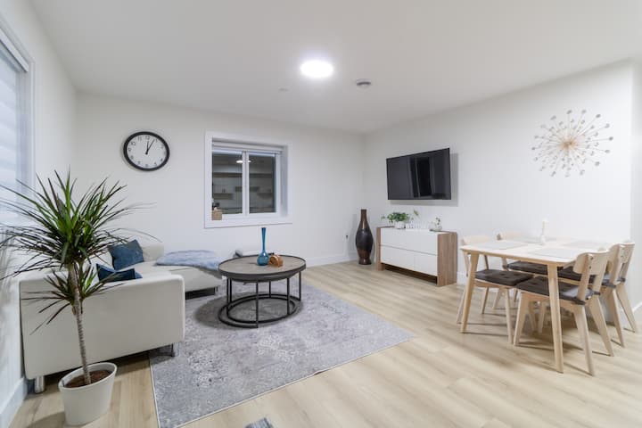 Modern Langley Haven - Langley
