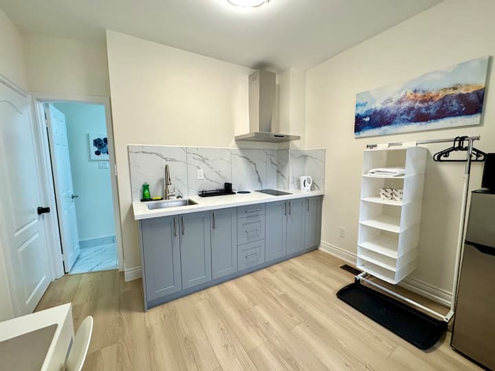 Bright & Cozy Studio With Single Bed On Ossington - Toronto