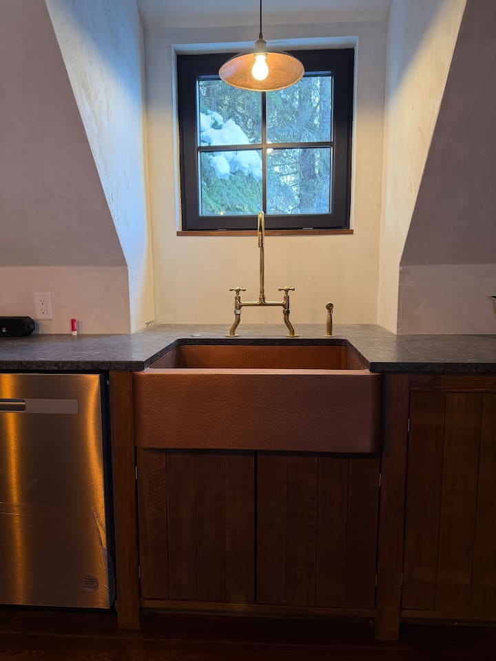 Closest House To The Mountain In Girdwood - Girdwood, AK