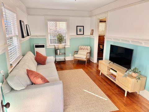 Popular Airbnb listing: Coastal Beach Cottage - Walk to Beach and Dining in Redondo Beach