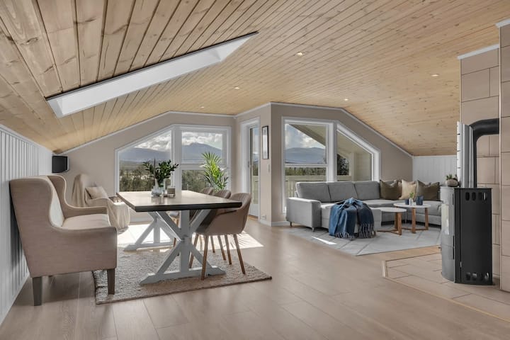 Apartment With Sea Views,veranda, And Free Parking - Tromsø