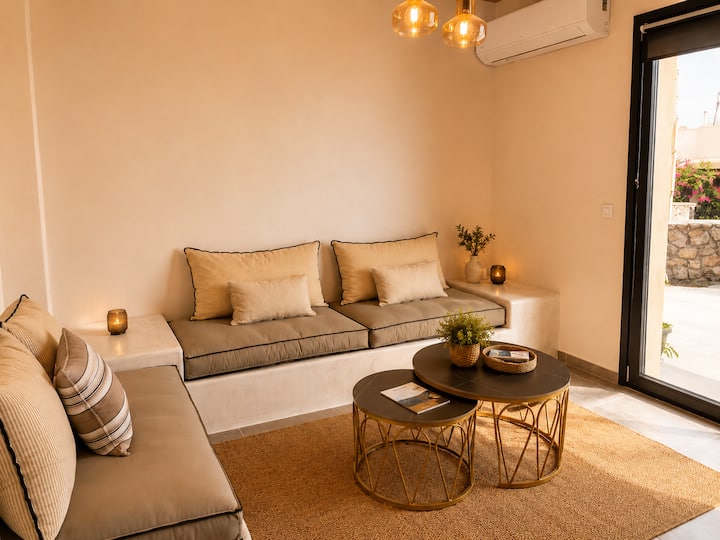 Luxury Villa For 6, Heated Jacuzzi, Garden Parking - Santorini