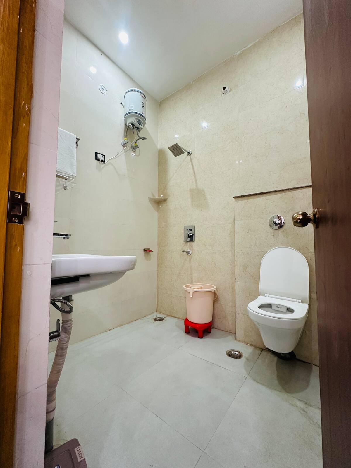The Yellow House Bathroom