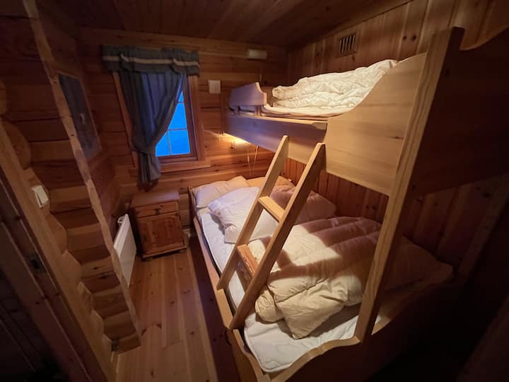 საძინებელი 1