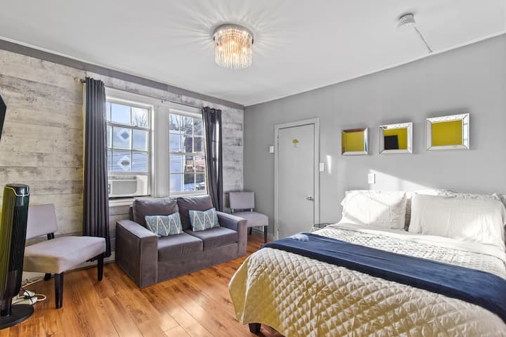 The Row House Retreat | Suite B - St. John's