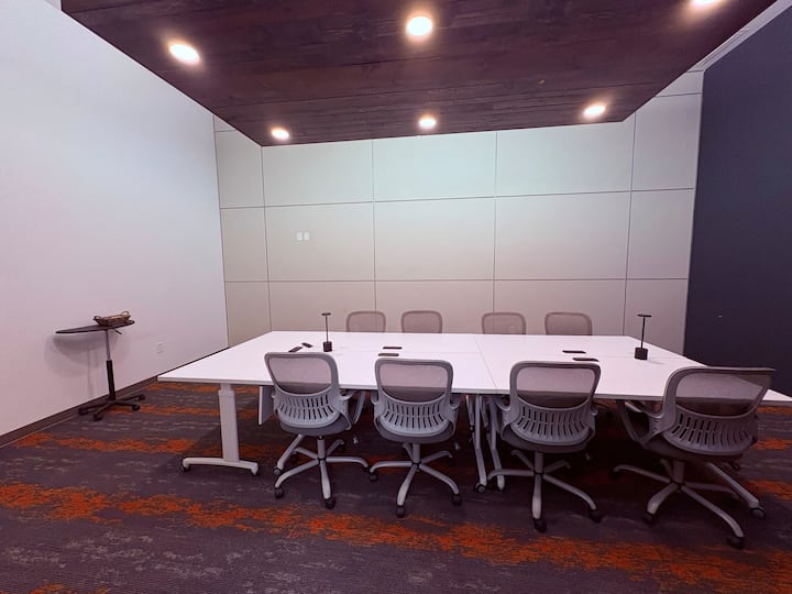 Private Training & Meeting Room With Wi-fi & Tv - Beaumont, TX