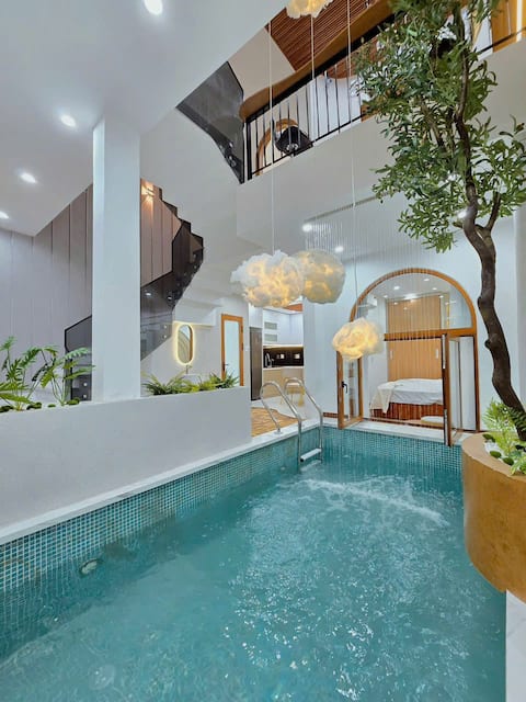 Top-earning Airbnb listing in Quận Hải Châu, 4 bedrooms