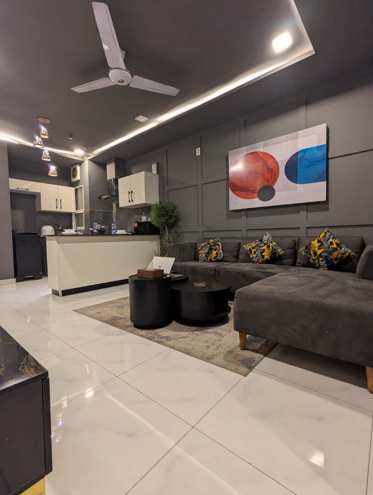 Luxury 1-Bed Apartment With Living | Zameen Opal