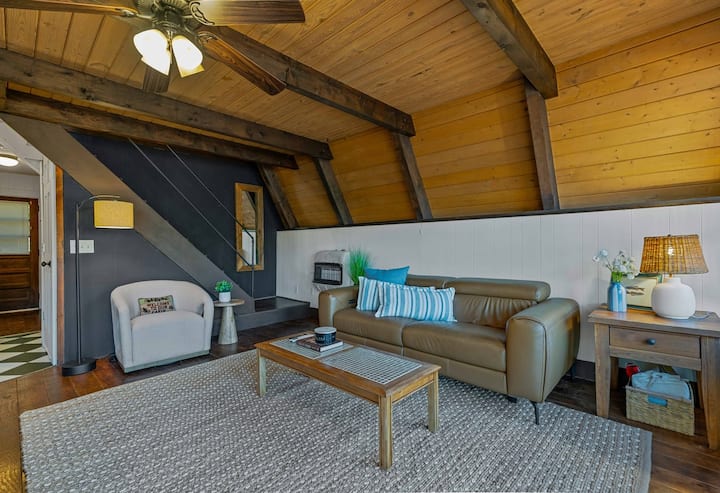 Cozy A-frame Cabin In The Great Smokie Mountains - North Carolina