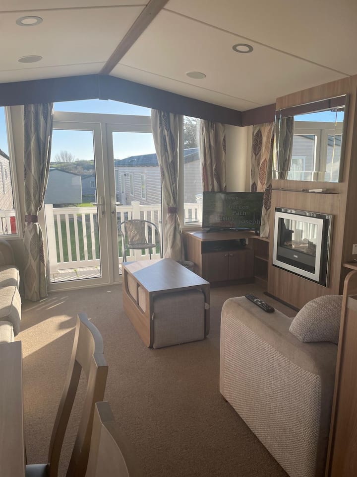 Caravan In Weymouth Bay Holiday Park - Weymouth